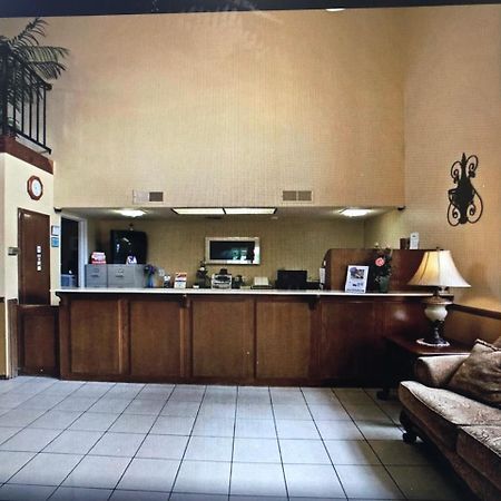Days Inn By Wyndham Hemet Esterno foto