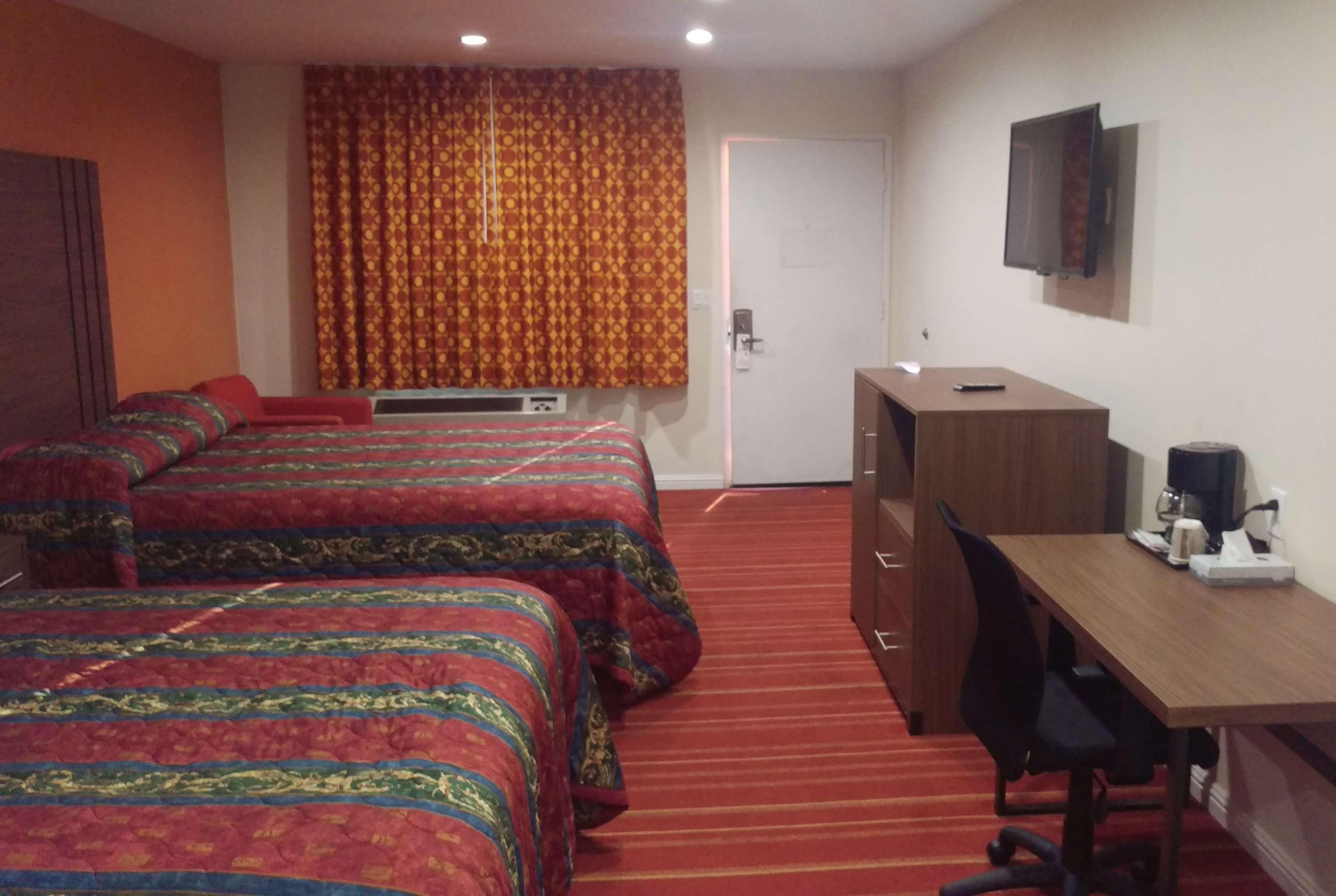 Days Inn By Wyndham Hemet Esterno foto
