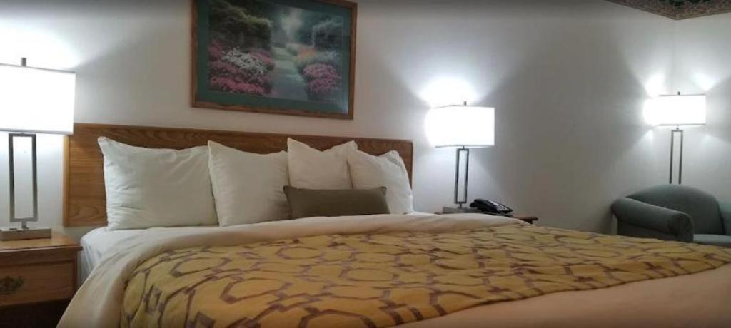 Days Inn By Wyndham Hemet Esterno foto