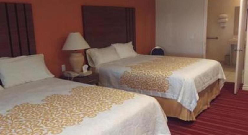Days Inn By Wyndham Hemet Esterno foto