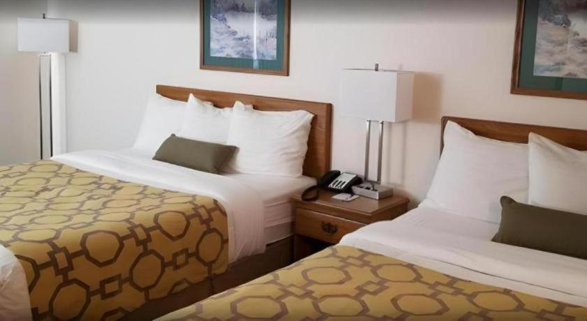 Days Inn By Wyndham Hemet Esterno foto